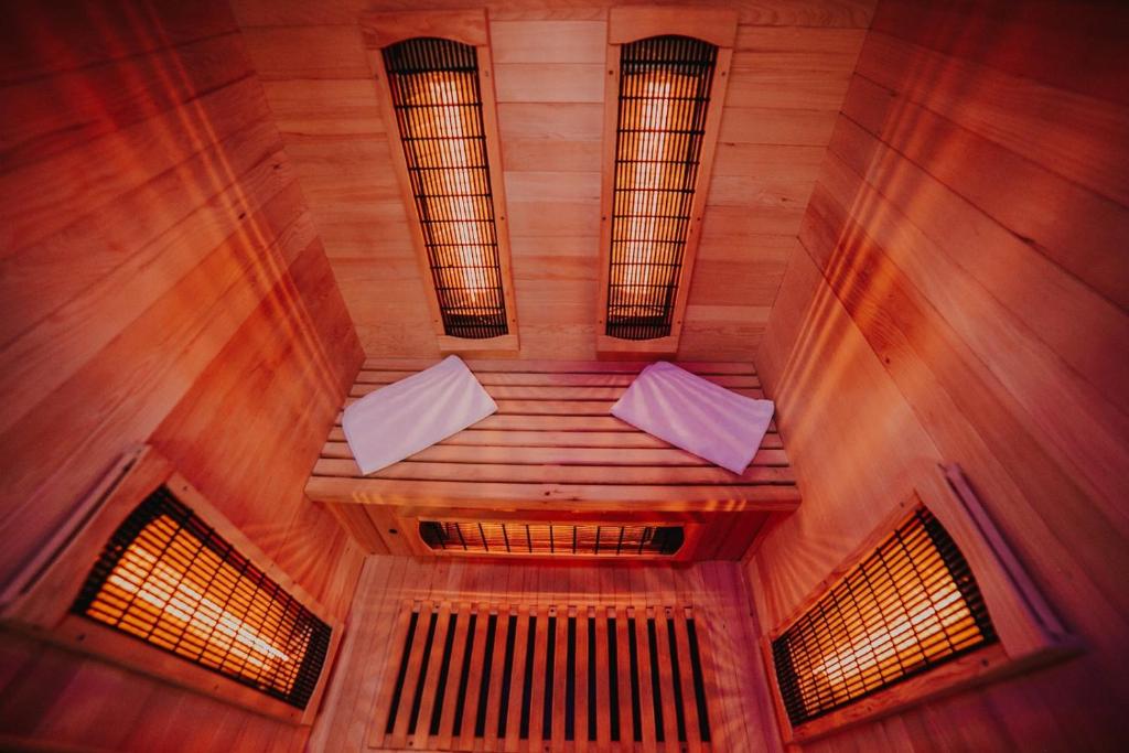 Sielanówek - Orzechowa Chatka z sauną wanną termalną jacuzzi photo 4