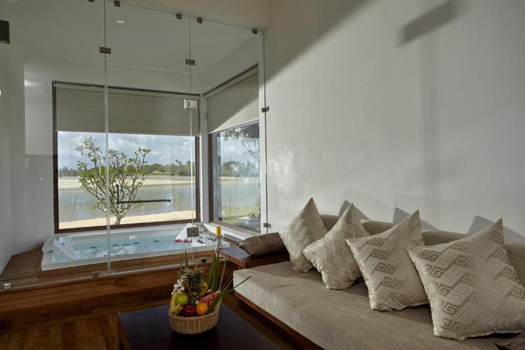 Сьюит (Полулюкс с ванной), Amaranthe Bay Resort & Spa