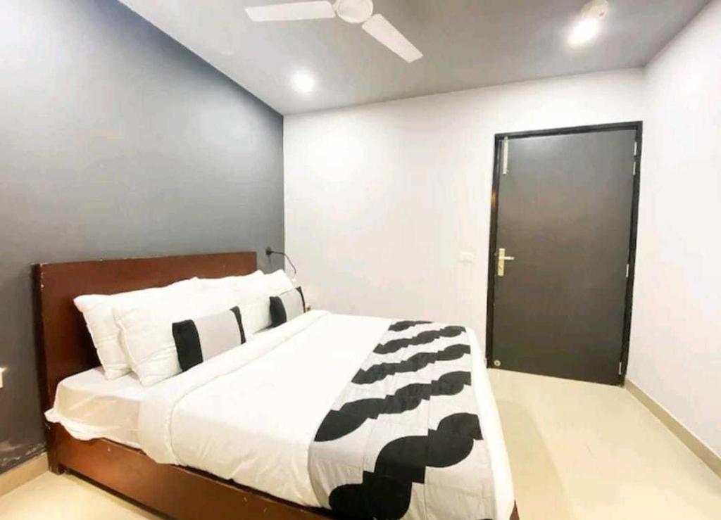 OYO Hotel Family Ties photo 1