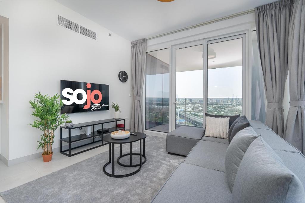 Upscale Two Bedroom with Balcony & Free Parking near Zabeel Park by Sojo Stay photo 4