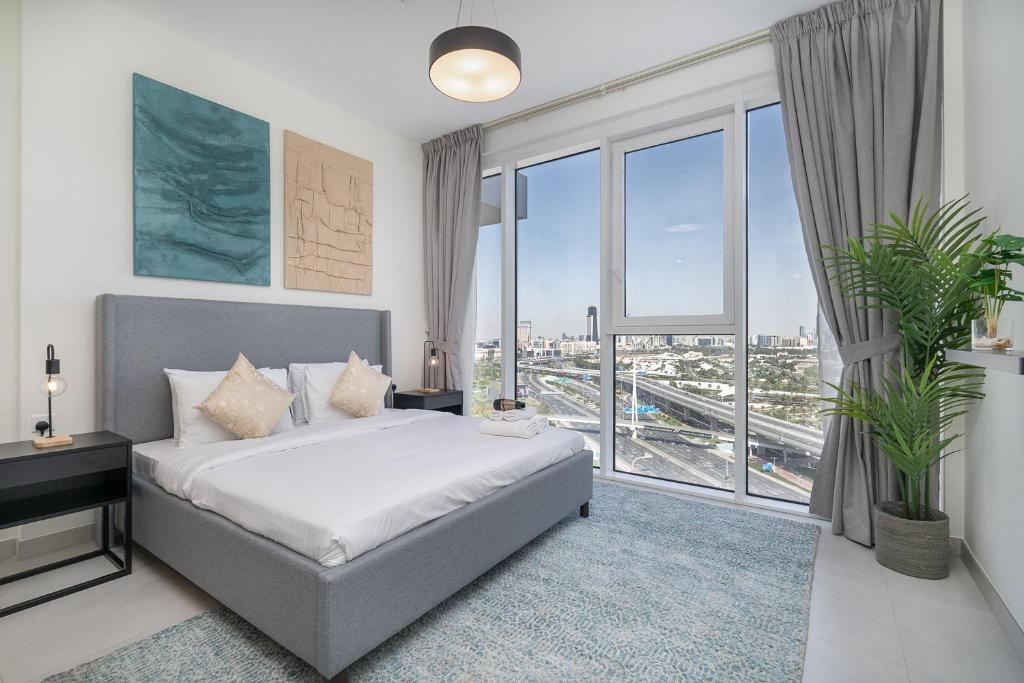 Upscale Two Bedroom with Balcony & Free Parking near Zabeel Park by Sojo Stay photo 1