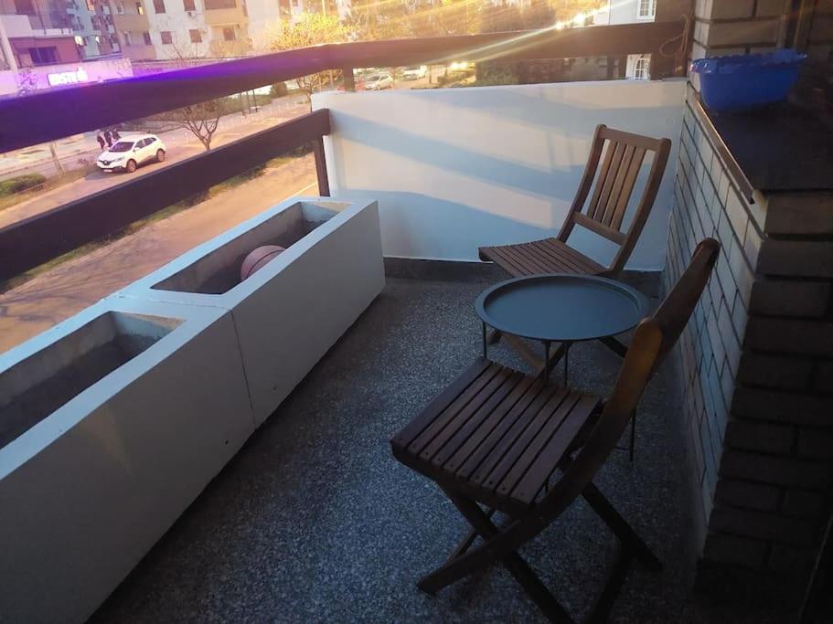 Lovely 1-bedroom condo with indoor fireplace photo 1