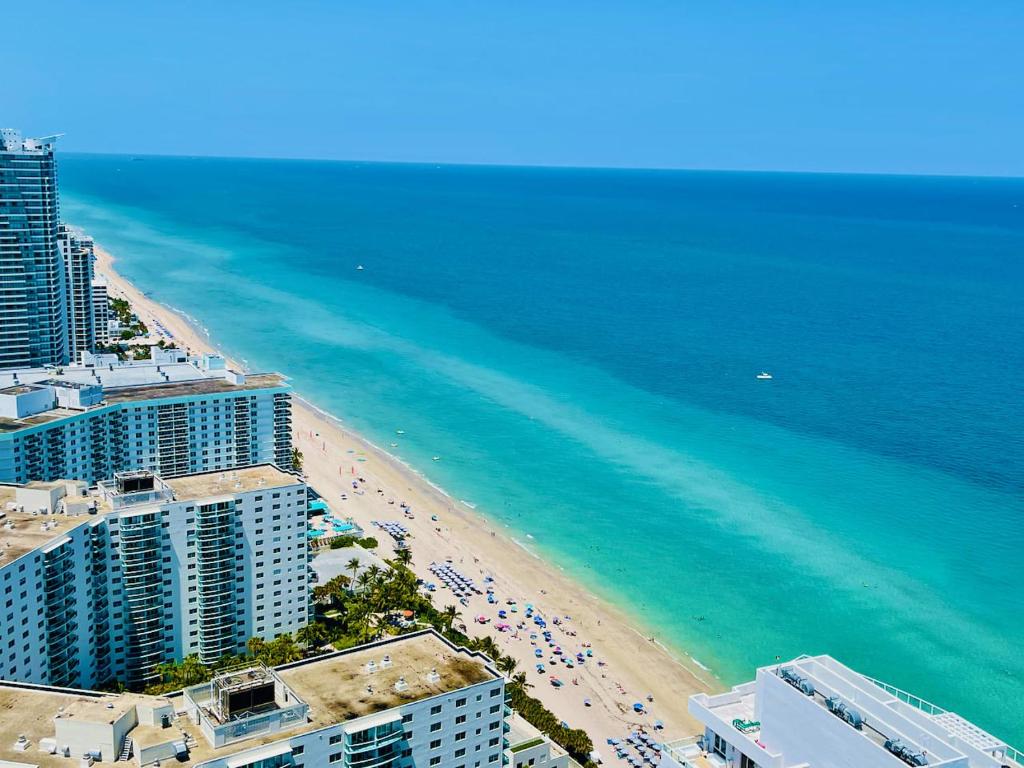 STAY AT THE TOP WITH AMAZING VIEWS By rent4us photo 3