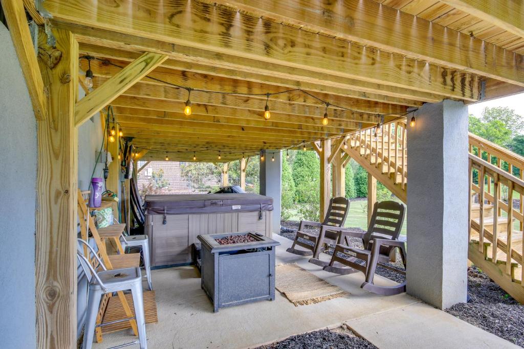 North Augusta Home with Hot Tub - 2 Mi to Downtown! photo 1