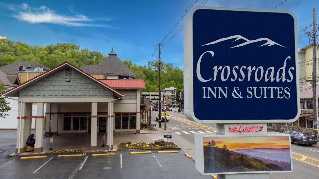 Crossroads Inn & Suites photo 1