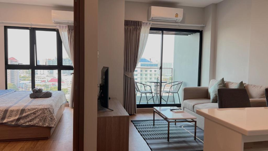 Luxury new perfect pool gym condo1 BR, Chiang Mai