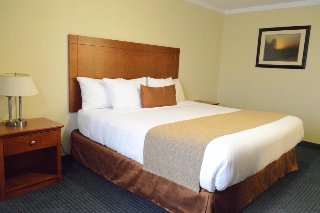 Hinton Lodge photo 1