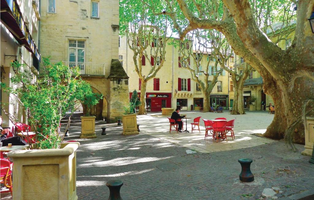 Nice Apartment In Beaucaire With Wifi photo 4
