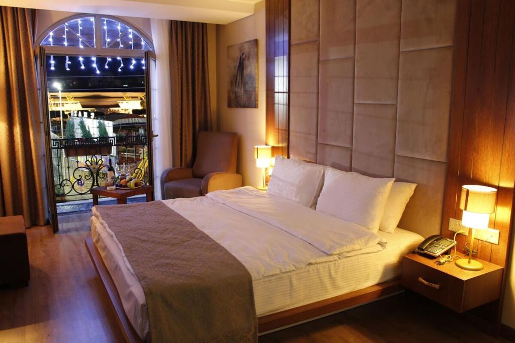 PREMIUM INN City Hotel & Restaurant Central Shopping Street Location ! photo 4
