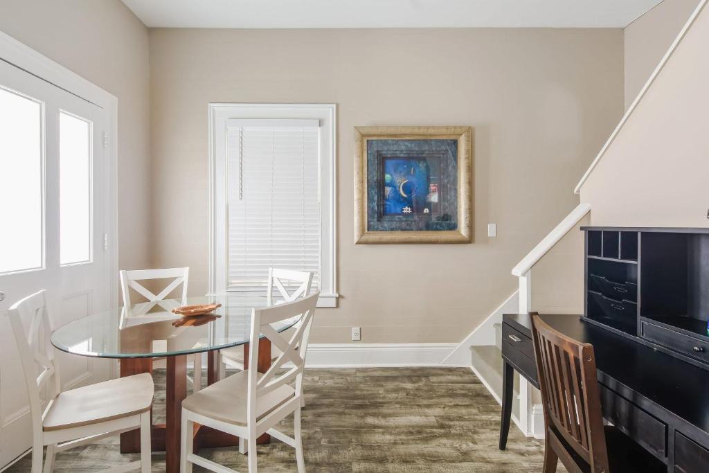 Duval Dream Loft on Duval by Brightwild photo 4