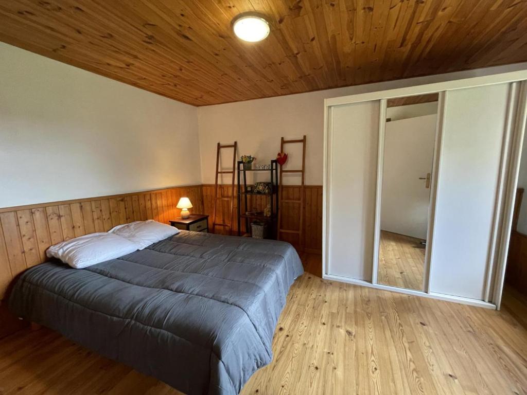 Gîte Châtel-Montagne, 2 pièces, 2 personnes - FR-1-489-447 photo 3
