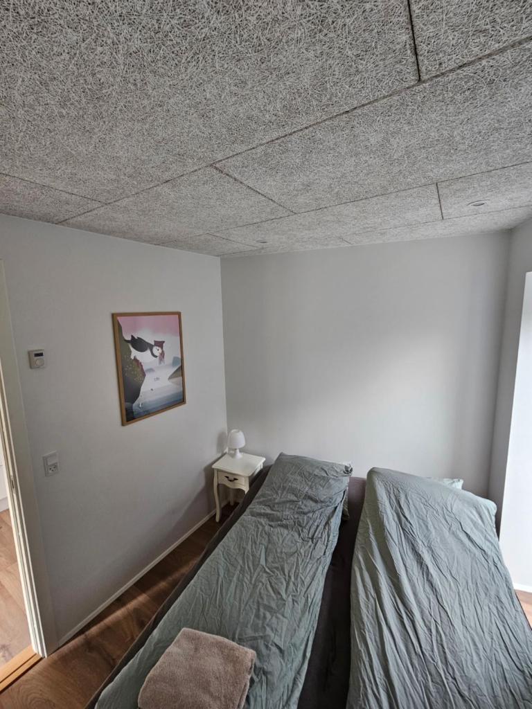 Brand new apartment with stunning skyline views photo 3