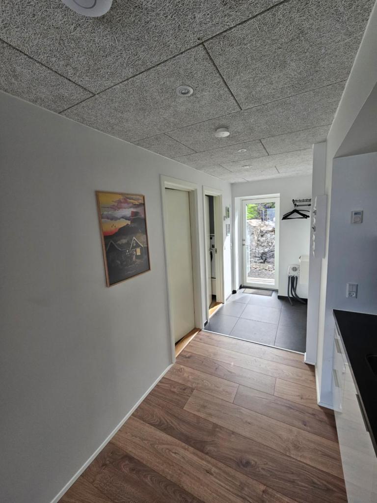 Brand new apartment with stunning skyline views photo 2