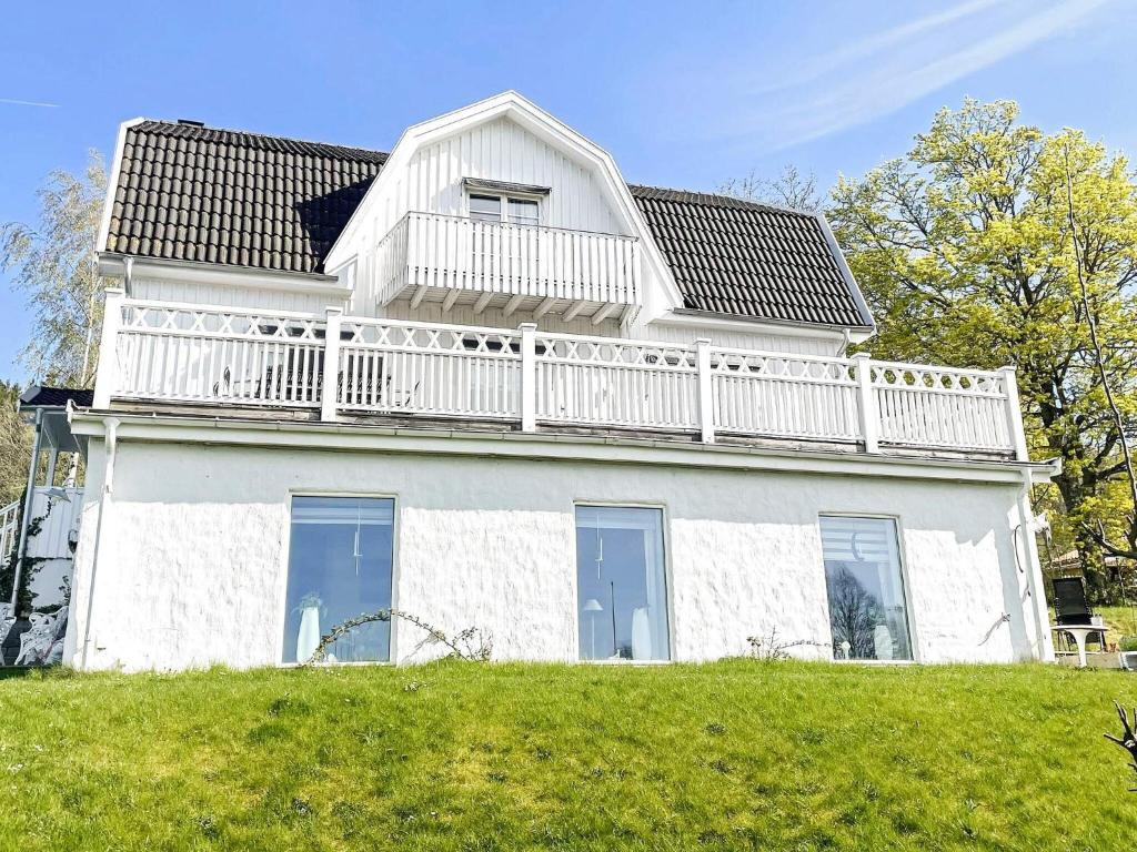 Holiday home HuskvarnA photo 2