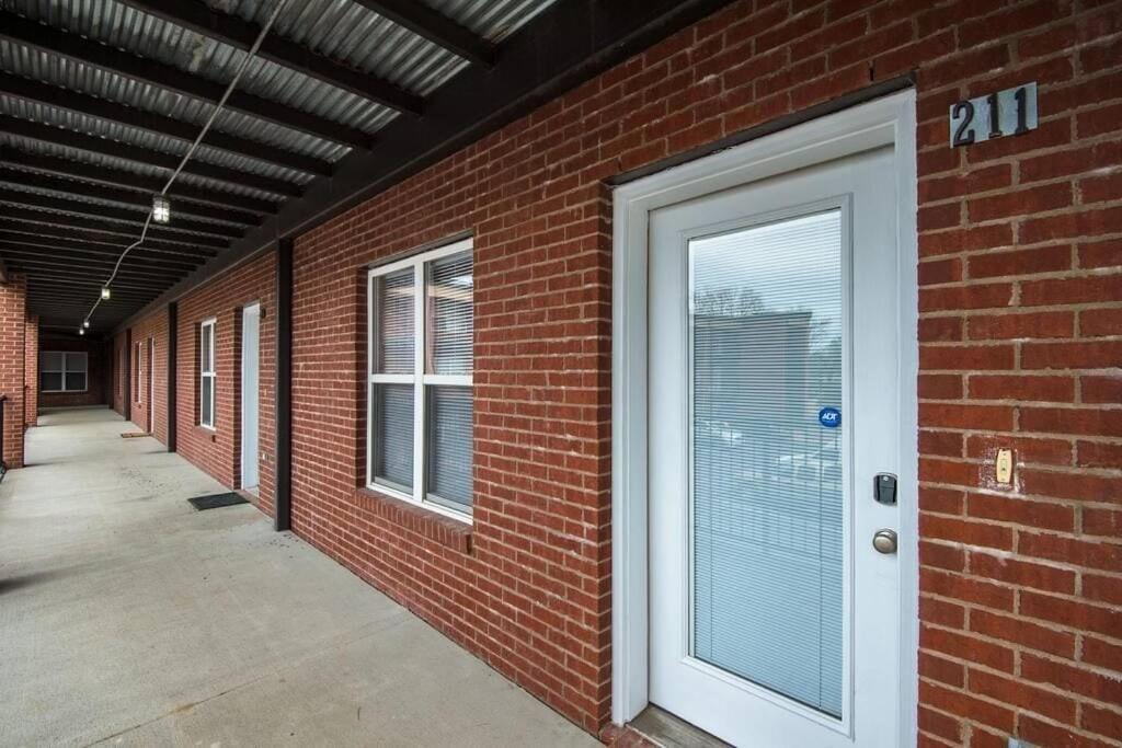 The Lofts 211 In Historic Downtown Clarksville photo 2