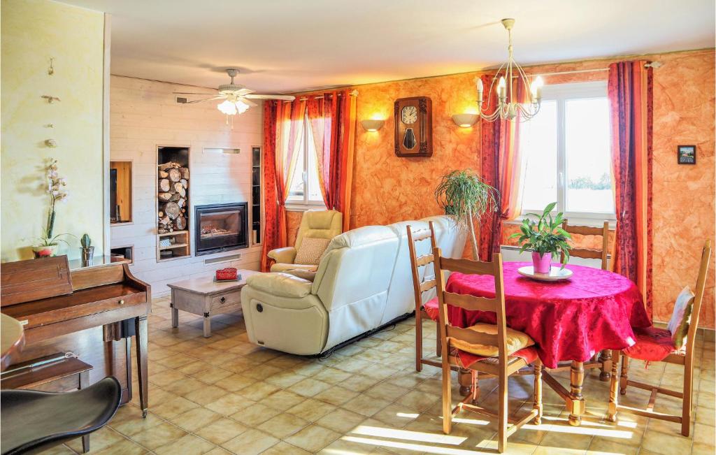 Beautiful Home In Meysse With Wifi, 3 Bedrooms And Outdoor Swimming Pool photo 2