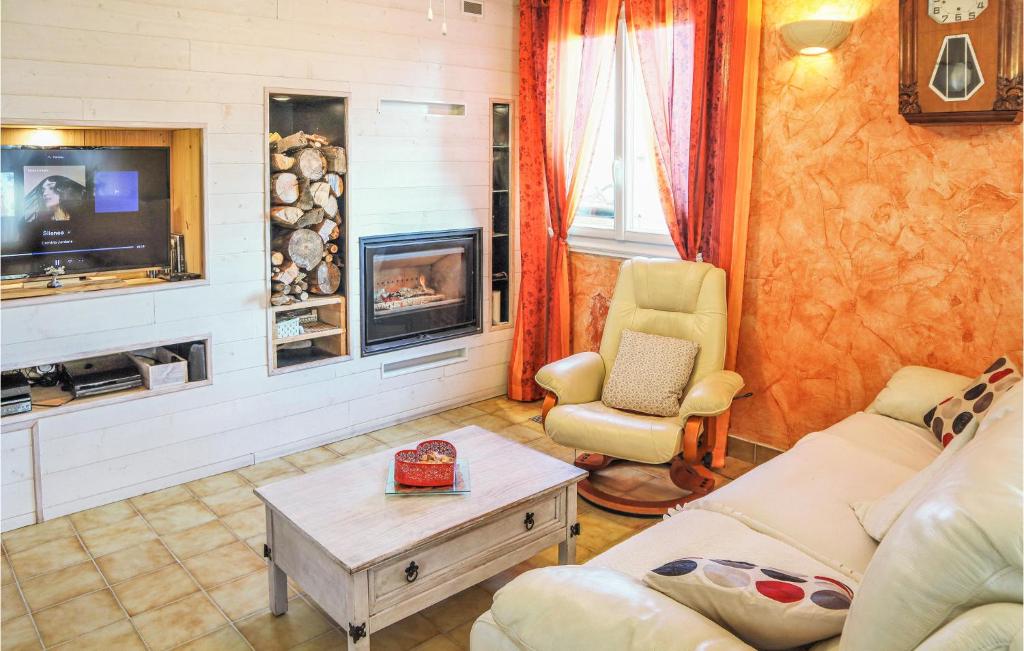 Beautiful Home In Meysse With Wifi, 3 Bedrooms And Outdoor Swimming Pool photo 3