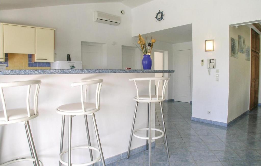 Beautiful Home In Laiguillon Sur Mer With 3 Bedrooms, Outdoor Swimming Pool And Heated Swimming Pool photo 3