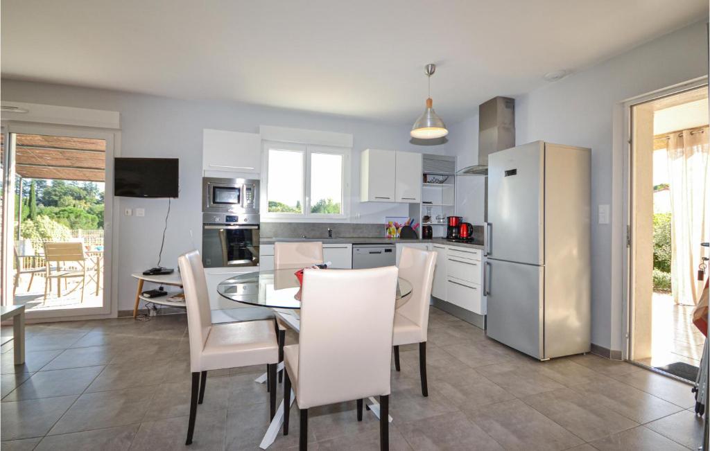 Beautiful Home In Saint-ambroix With 2 Bedrooms, Wifi And Outdoor Swimming Pool photo 2