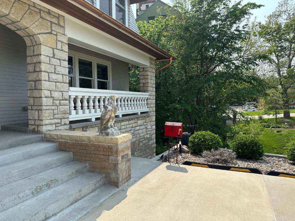 Historical Oscar Lofquist house in the heart of Des Moines photo 4