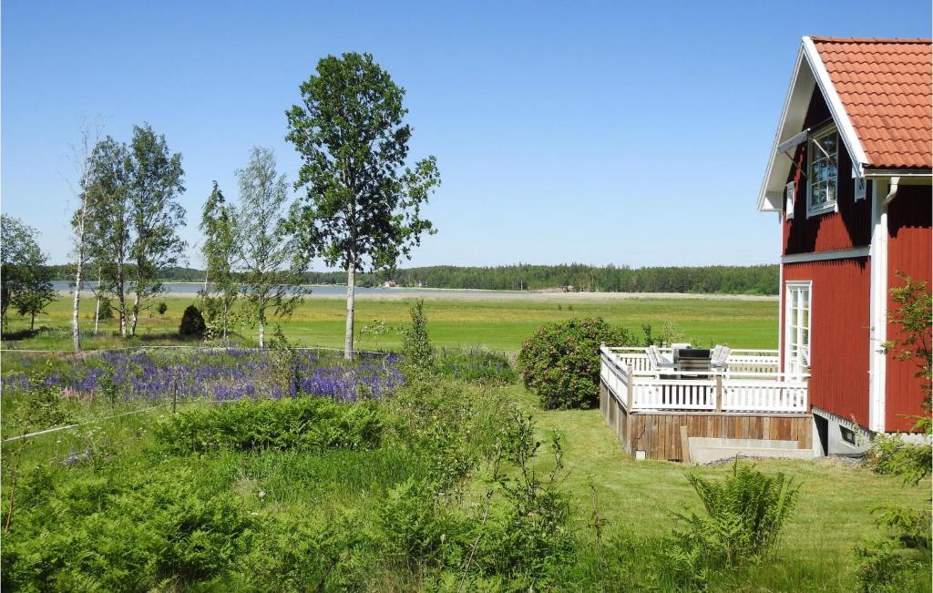 Awesome Home In Kristinehamn With 3 Bedrooms And Wifi photo 3