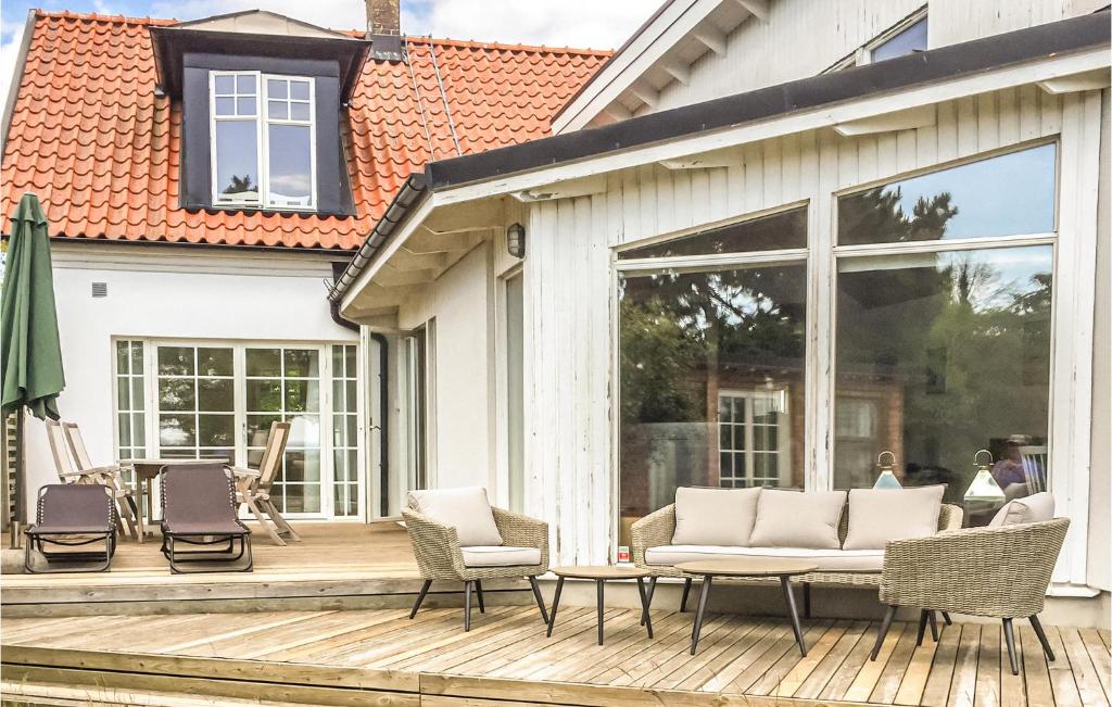 Amazing Home In Trelleborg With 4 Bedrooms, Sauna And Wifi photo 3