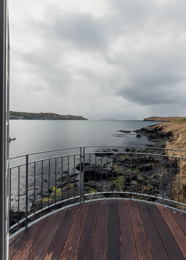 Unique boathouse by the foreshore / Sea view photo 1