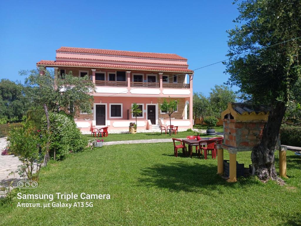 Olga's Garden Apartments