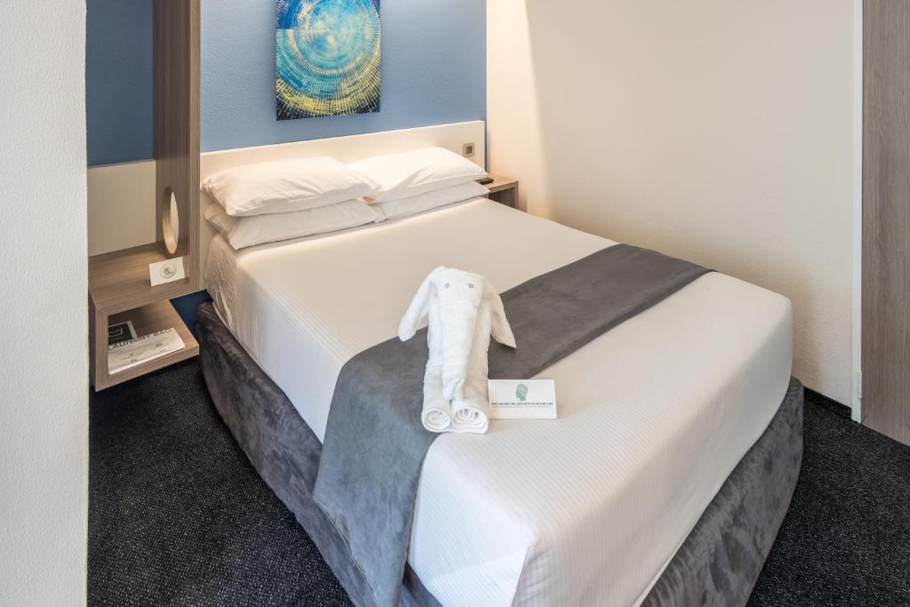 Road Lodge Isando Room Type - Standard Double Room