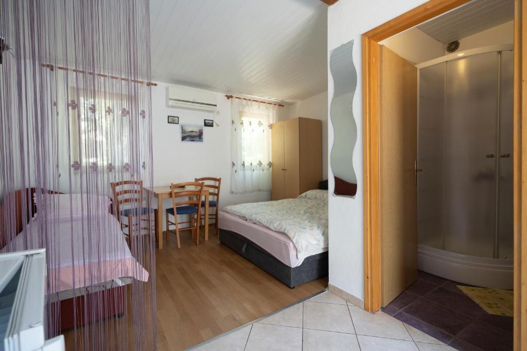Studio Apartman Ema photo 1