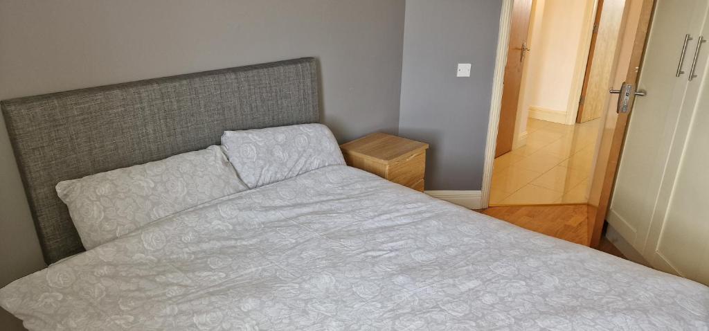 Two Bedroom Self Catering Apt. The Hawthorn's. Sligo photo 1