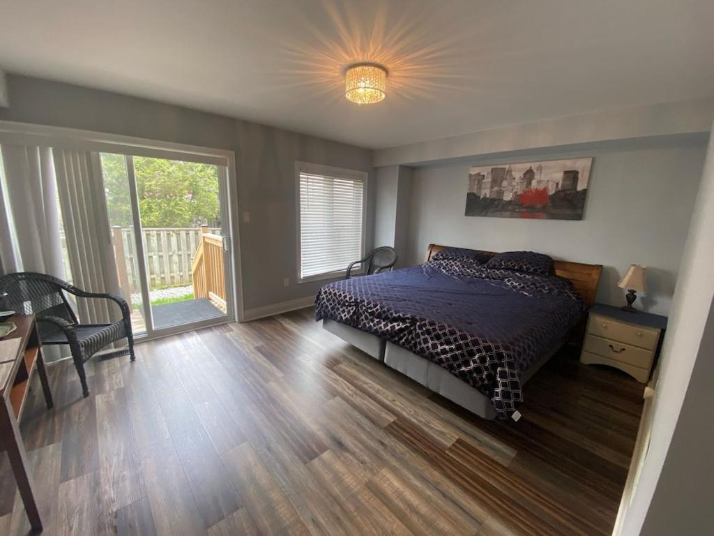 2 bedroom with 2 ensuites Unit in Richmond Hill photo 1
