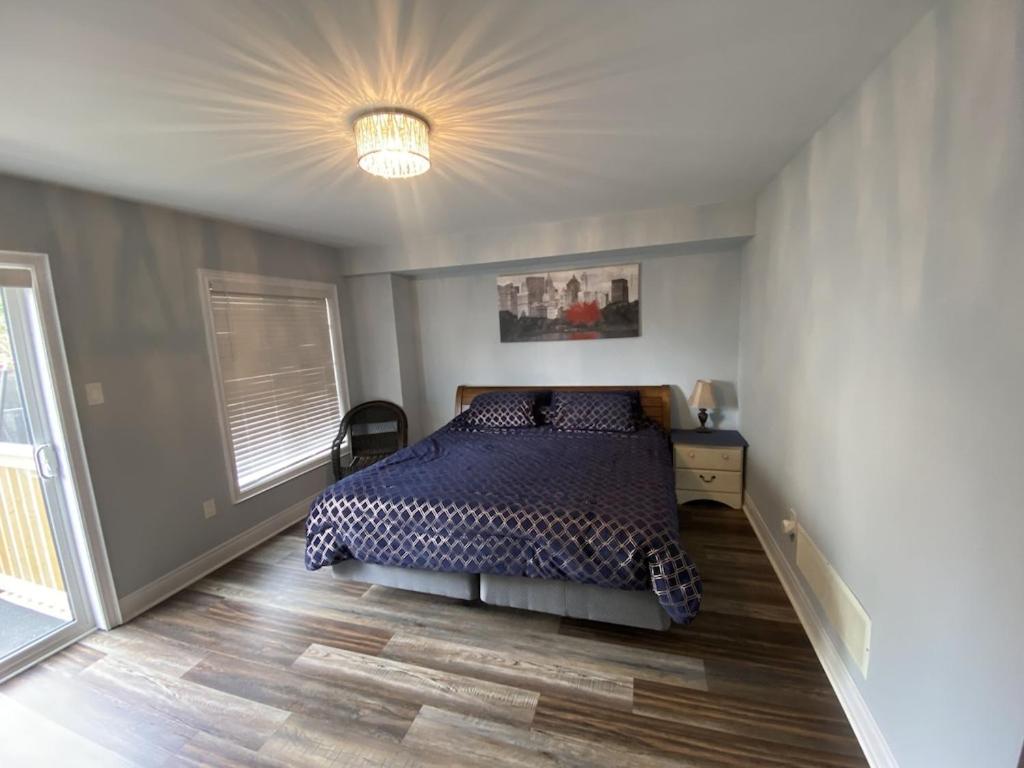 2 bedroom with 2 ensuites Unit in Richmond Hill photo 2