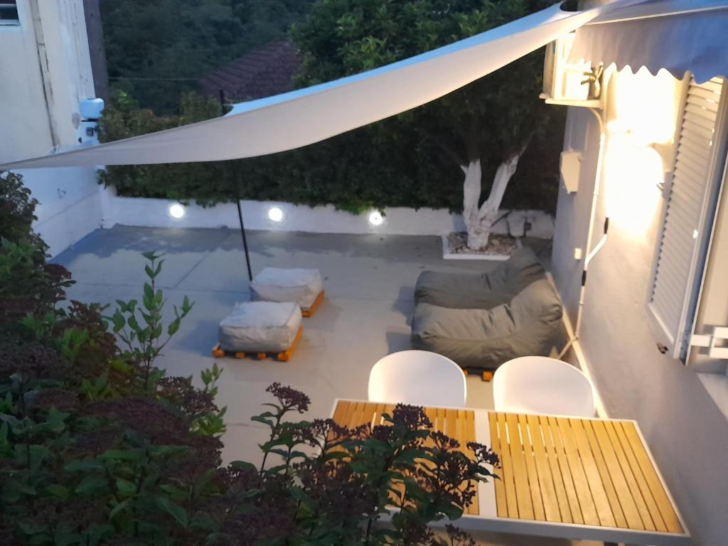 Modern Apartment 10mins from the Beach photo 1