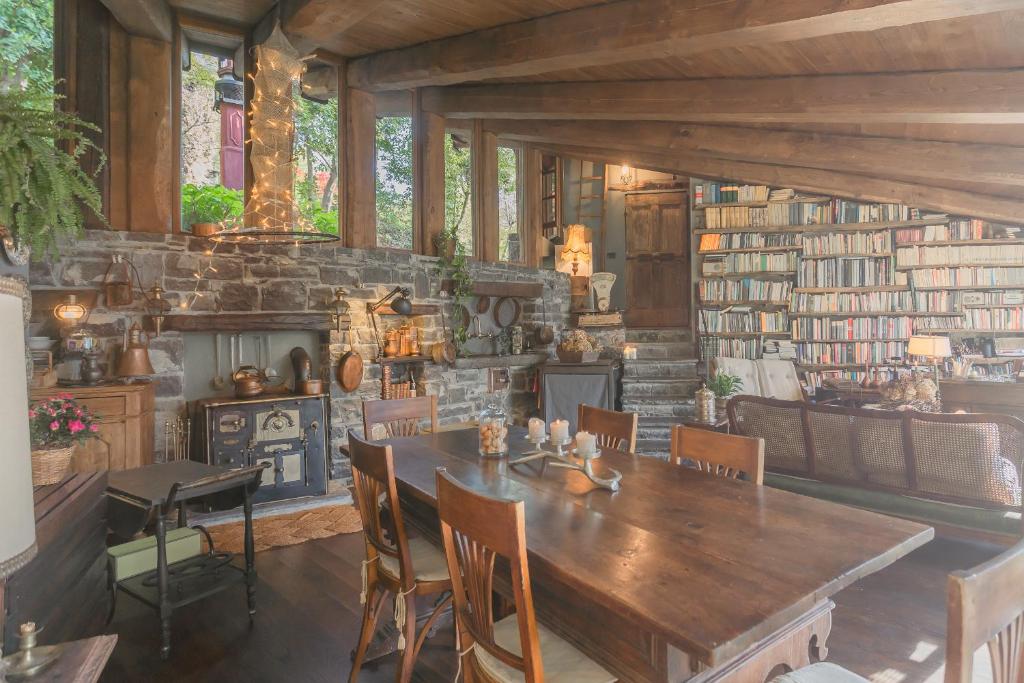The Writer's Nest Waterfront Villa by Rent All Como photo 4