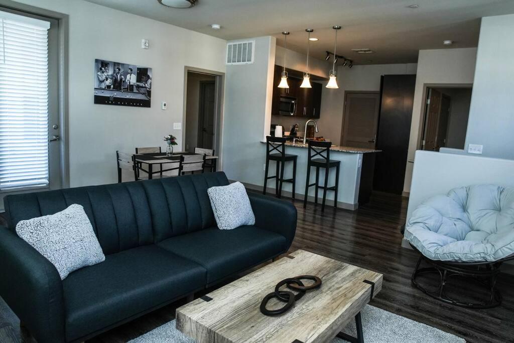 Beautiful TownHome With Garage in Las Vegas image