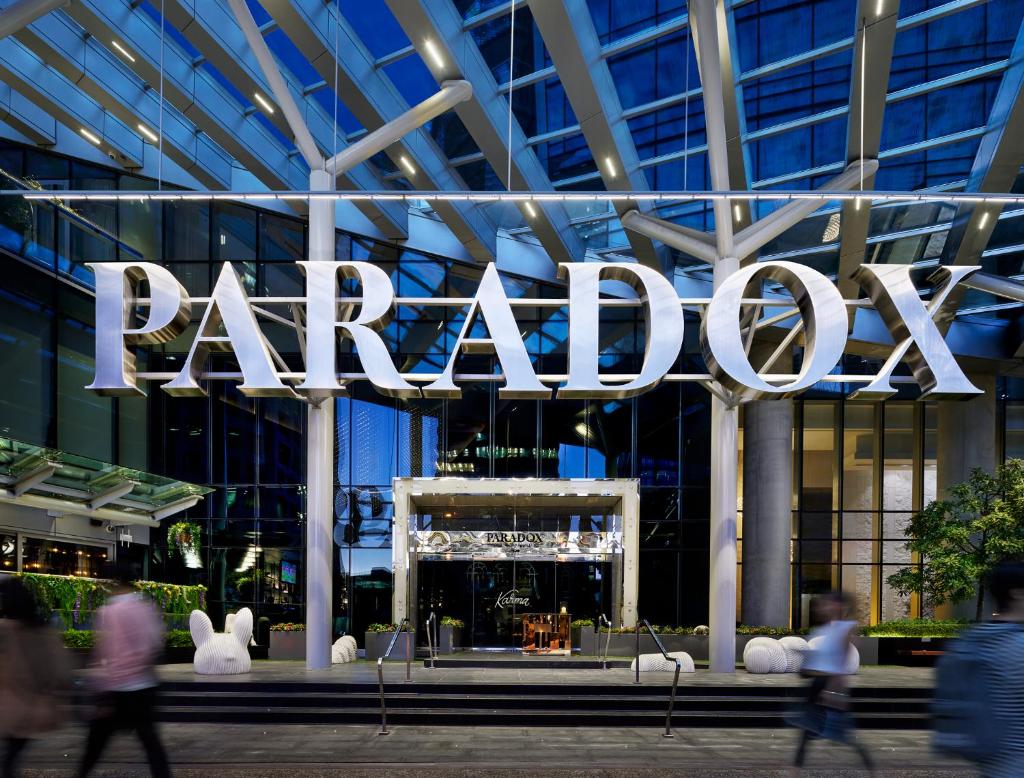 Paradox Hotel Vancouver photo 2