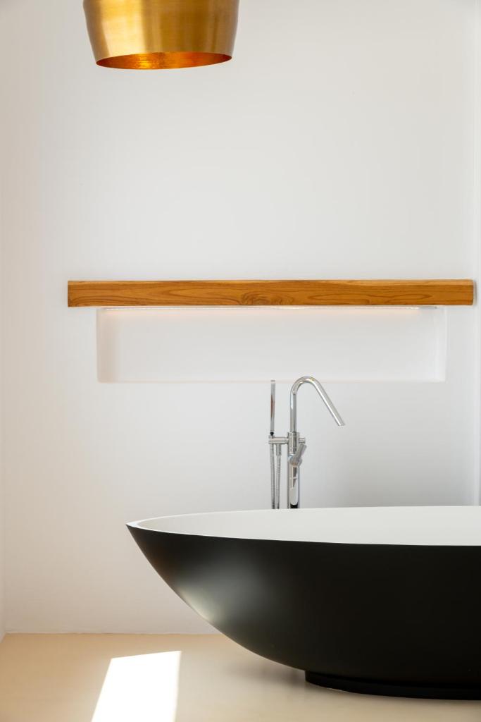 Utopia Suites by Anna Platanou photo 4
