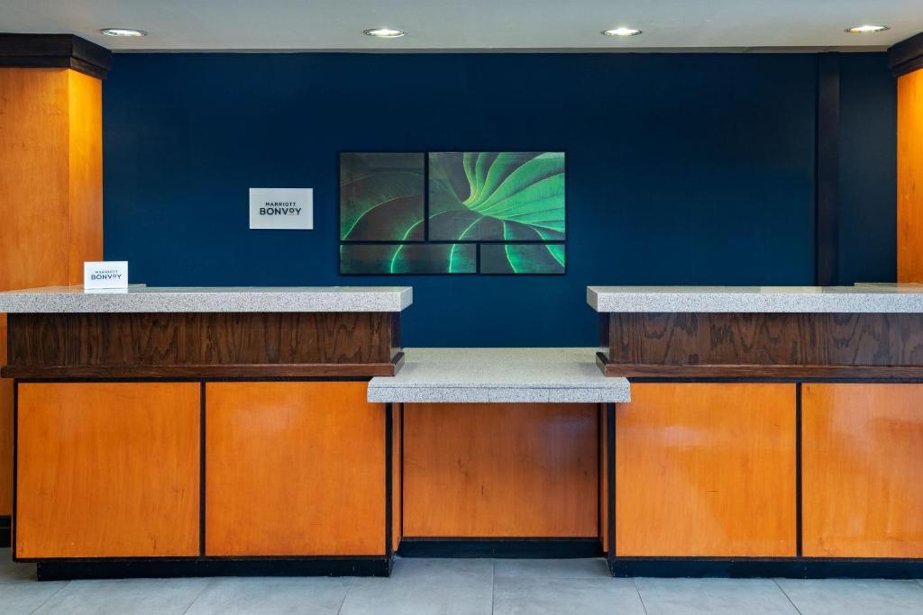 Fairfield Inn and Suites by Marriott McAllen photo 2