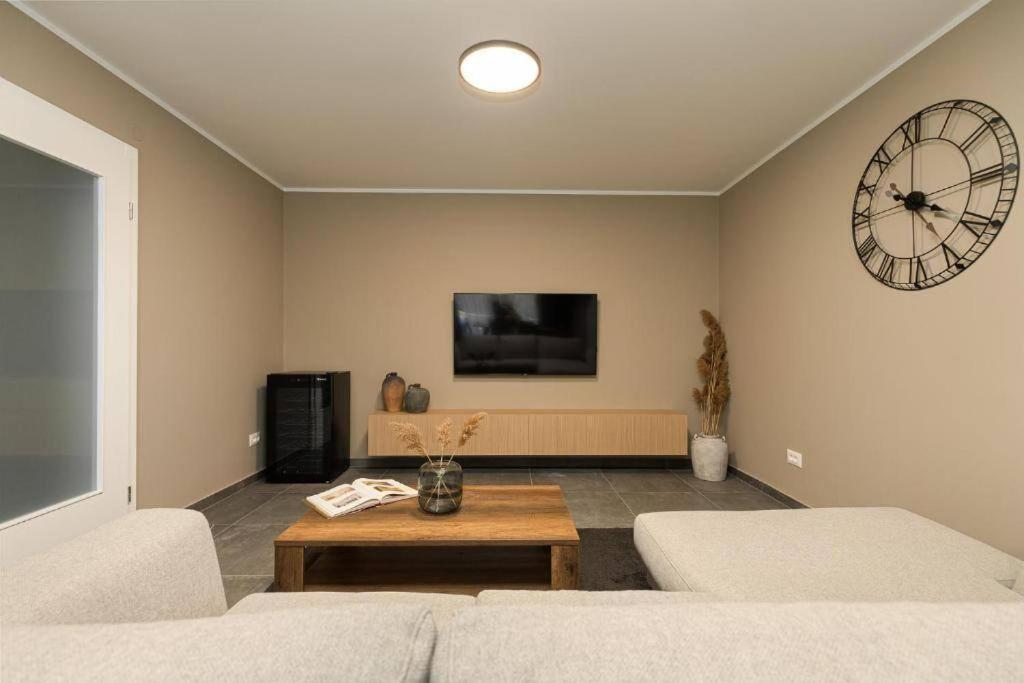 Vista Mare Apartment photo 4