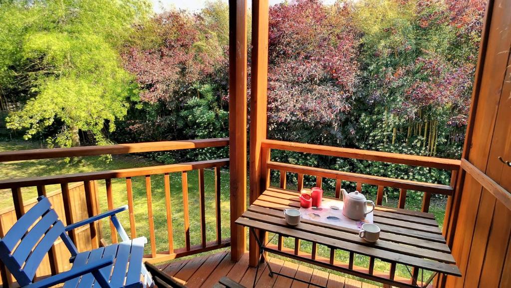 Beau T2 dans résidence avec piscine et jardins photo 3