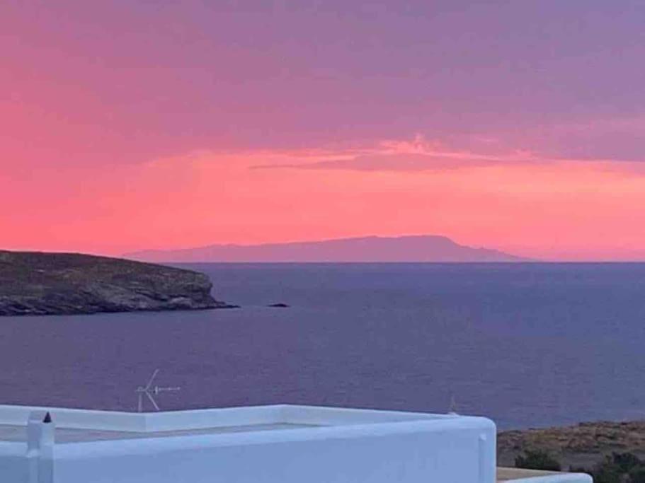 Tinos Beautiful Sunrise Apartment Near Agios Sostis Beach photo 3