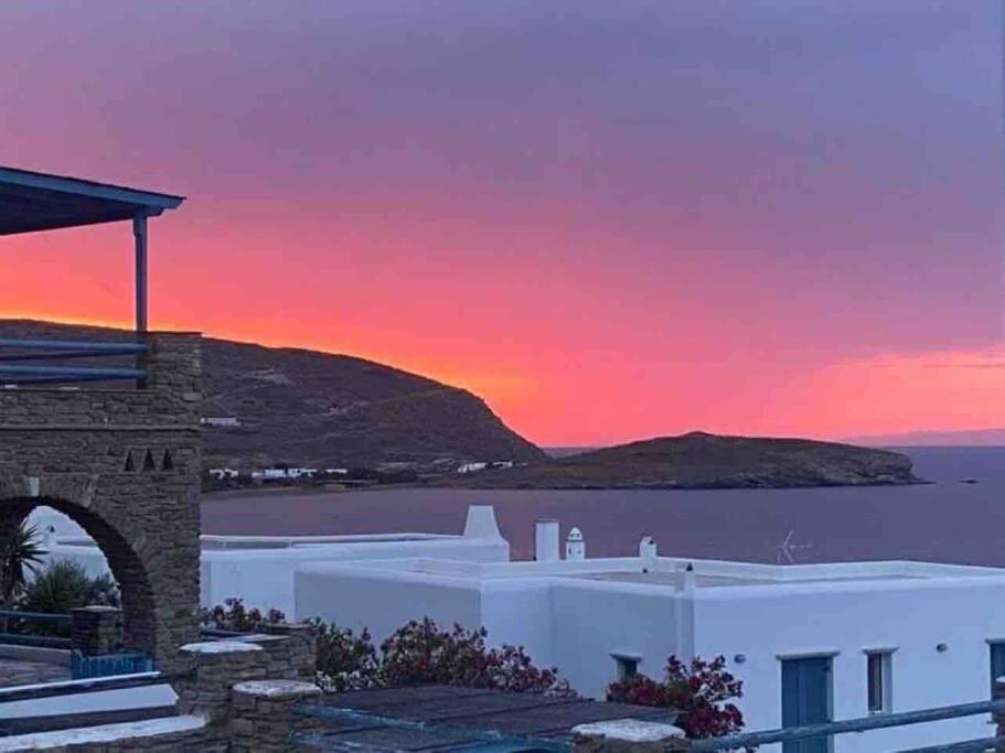 Tinos Beautiful Sunrise Apartment Near Agios Sostis Beach photo 4