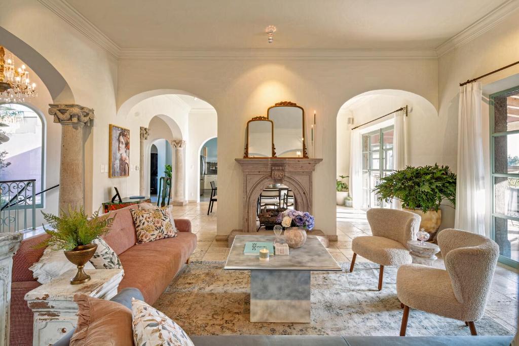 Luxury Villa, Kitchen, Golf Course Views, Wifi photo 2