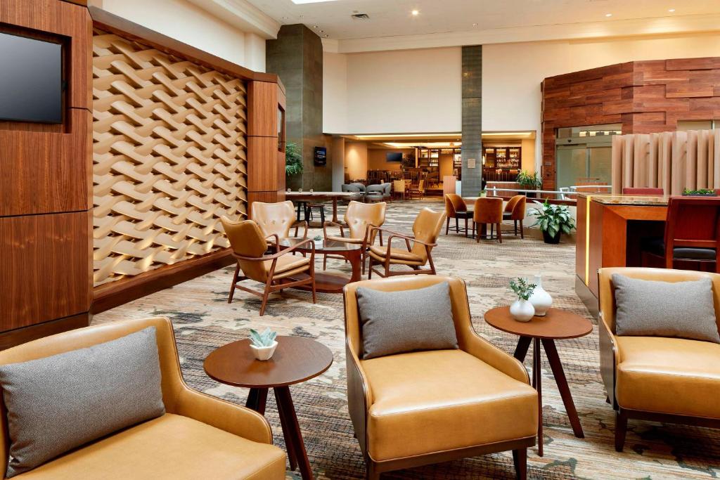 Marriott Columbus Northwest photo 2