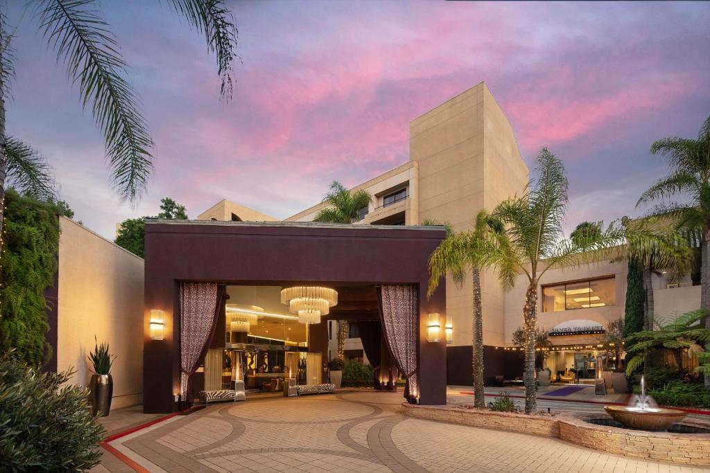Avenue of the Arts Costa Mesa, a Tribute Portfolio Hotel image
