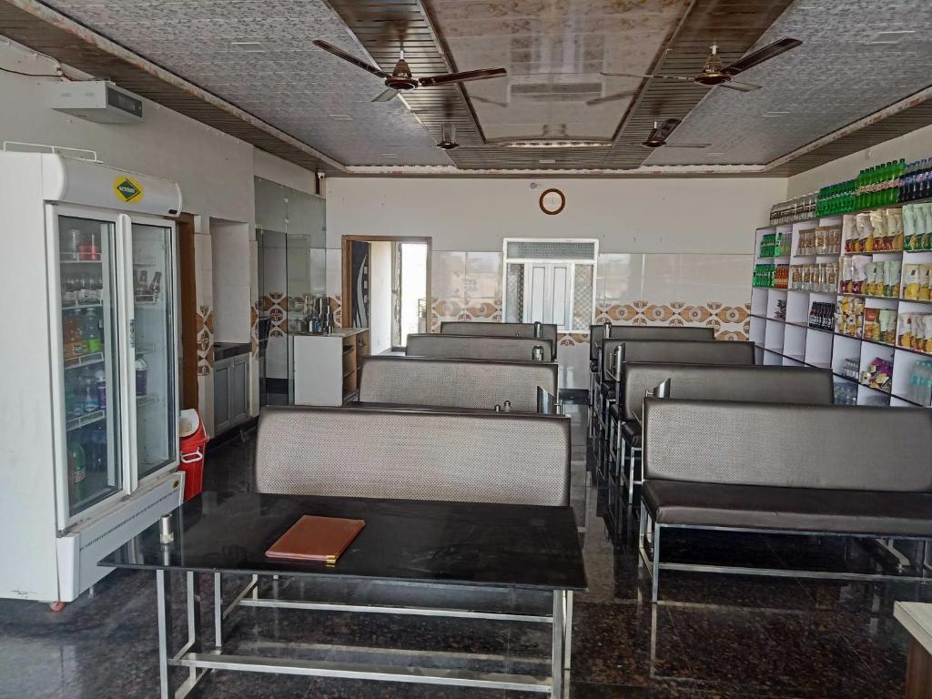 POP Balaji Dhanraj Restaurant photo 1