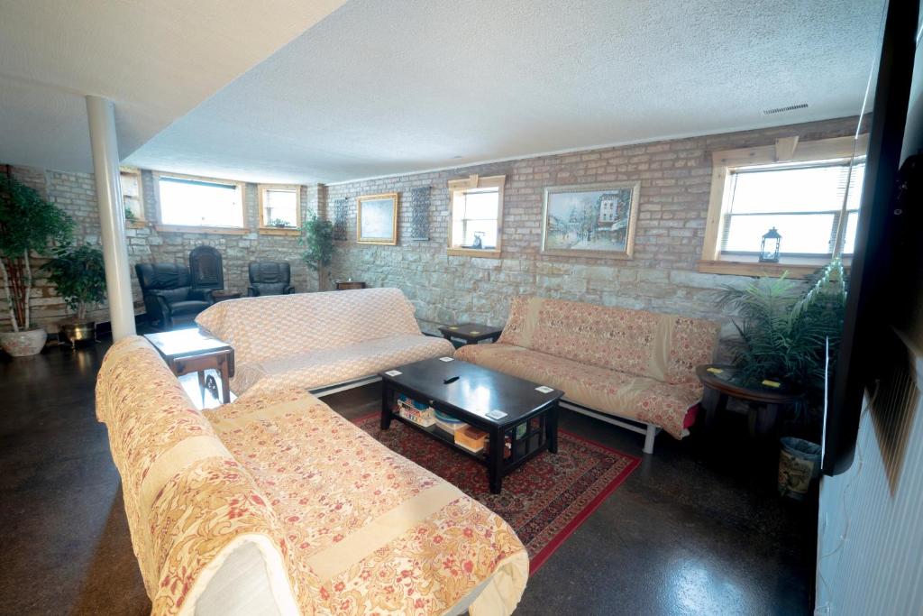 Inspiring Grotto Sleeps 10-20 Free TV & Parking photo 2