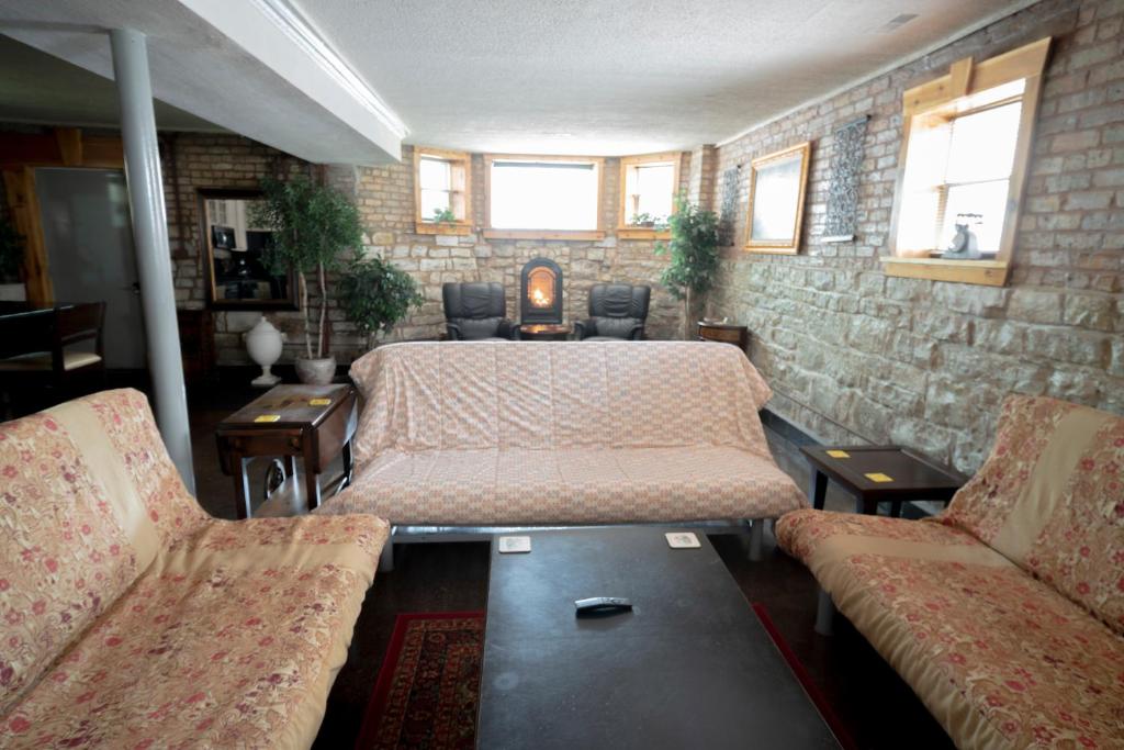 Inspiring Grotto Sleeps 10-20 Free TV & Parking photo 1