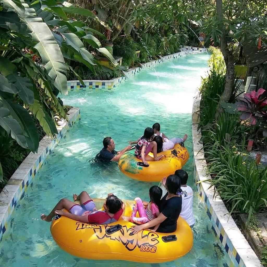 RB Room Bogorienze The Jungle Bogor photo 4